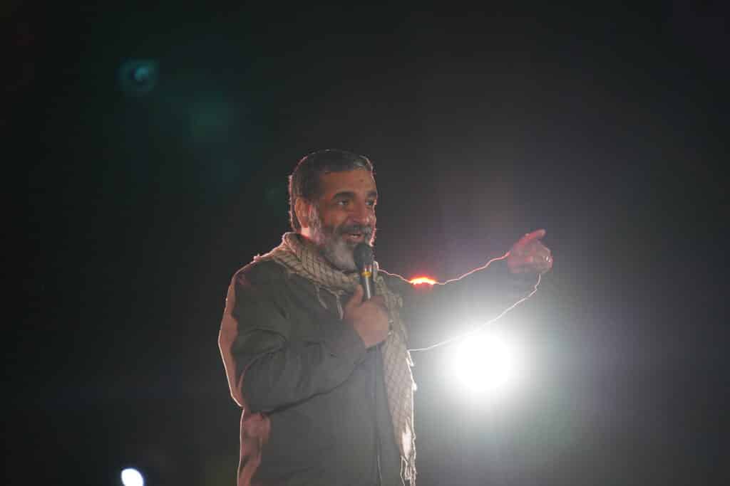 حسین یکتا در مراسم انقلاب به زبان هنر در اردبیل(2)