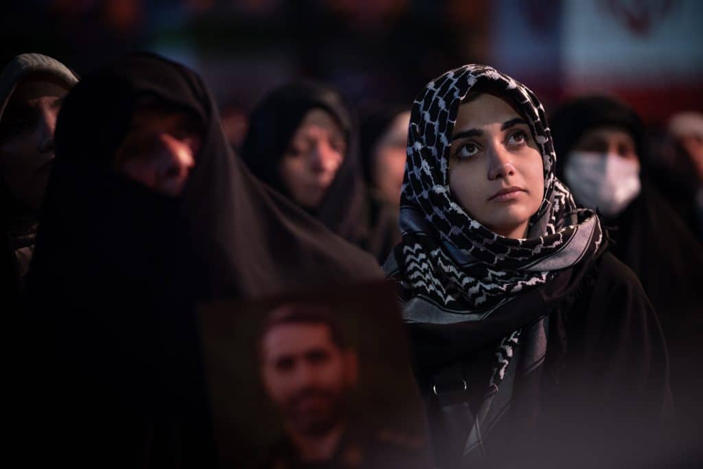 تصویر این خاک صحن رضاست